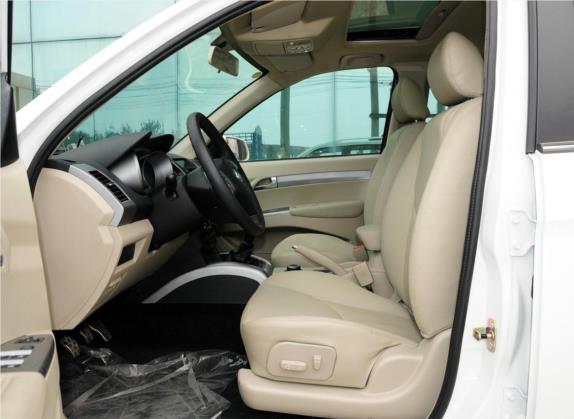 陆风X8 2012款 探索版 2.4L 汽油4X4超豪华型 车厢座椅   前排空间
