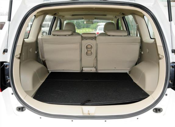 陆风X8 2012款 探索版 2.4L 汽油4X4超豪华型 车厢座椅   后备厢