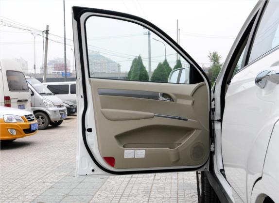 陆风X8 2012款 探索版 2.4L 汽油4X4超豪华型 车厢座椅   前门板