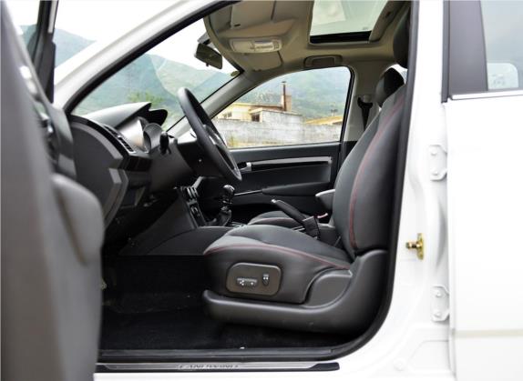 陆风X8 2014款 探索版 2.0T 汽油4x4超豪华型 车厢座椅   前排空间