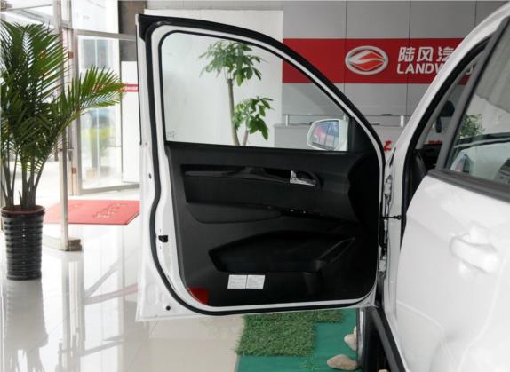 陆风X8 2014款 探索版 2.0T 柴油4X4豪华型 车厢座椅   前门板