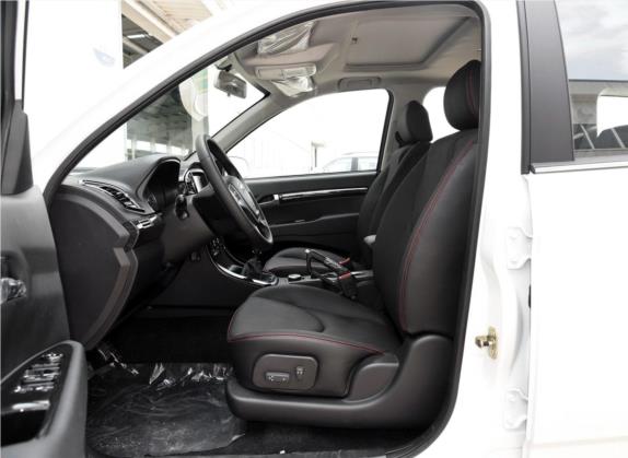 陆风X8 2015款 探索版 2.0T 汽油4X4超豪华型 车厢座椅   前排空间