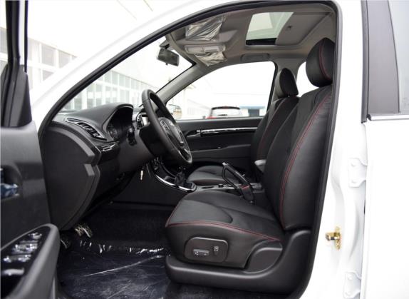 陆风X8 2015款 探索版 2.0T 汽油4X2超豪华型 车厢座椅   前排空间