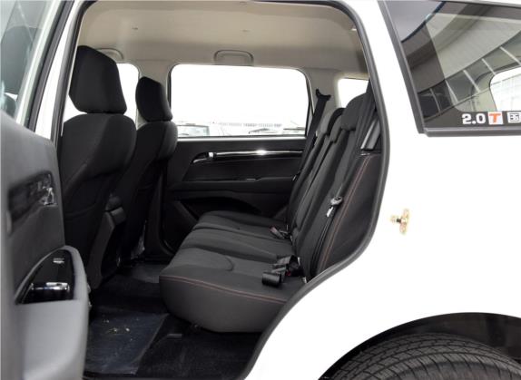 陆风X8 2015款 探索版 2.0T 柴油4X4豪华型 车厢座椅   后排空间