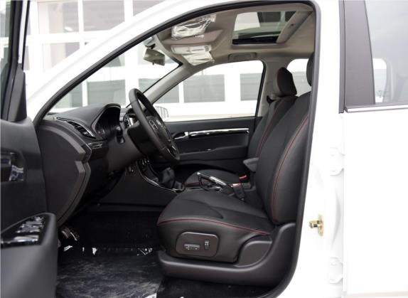 陆风X8 2015款 探索版 2.0T 柴油4X2超豪华型 车厢座椅   前排空间