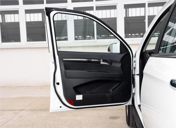 陆风X8 2015款 探索版 2.0T 柴油4X2超豪华型 车厢座椅   前门板