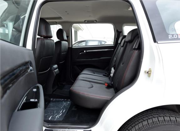 陆风X8 2015款 探索版 2.0T 柴油4X4超豪华型 车厢座椅   后排空间