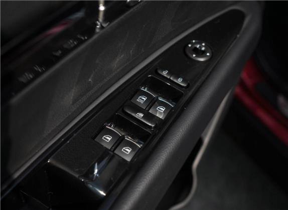 陆风X8 2017款 2.0T 汽油4X4超豪华型 车厢座椅   门窗控制