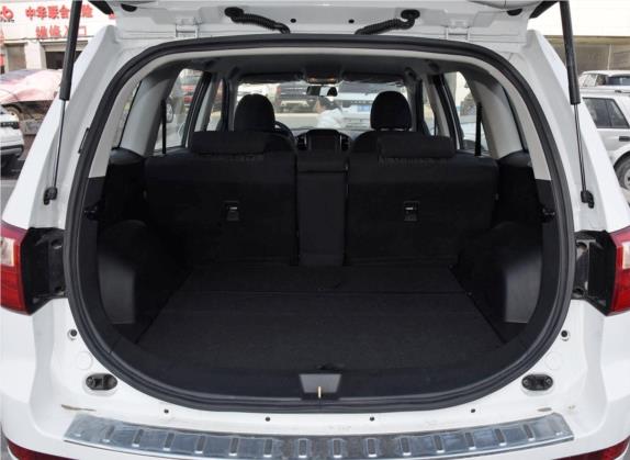 陆风X8 2017款 2.0T 汽油4X2豪华型 车厢座椅   后备厢