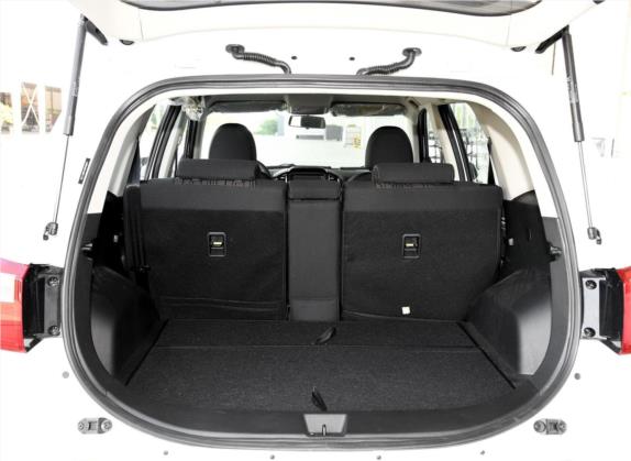 陆风X8 2018款 1.8T 汽油4X2豪华型 车厢座椅   后备厢