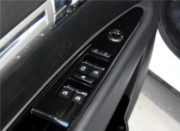 陆风X8 2018款 1.8T 汽油4X2豪华型 车厢座椅   门窗控制