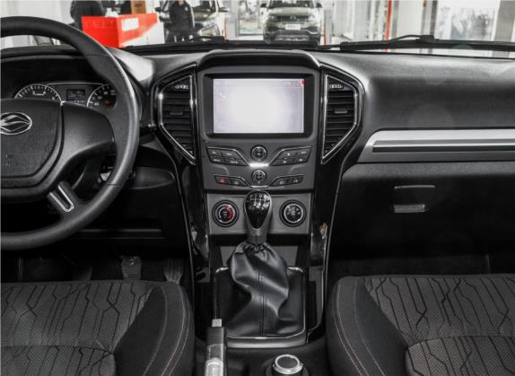 陆风X8 2018款 1.8T 汽油4X4豪华型 中控类   中控台