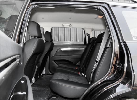 陆风X8 2018款 2.0T 柴油4X4豪华型 车厢座椅   后排空间