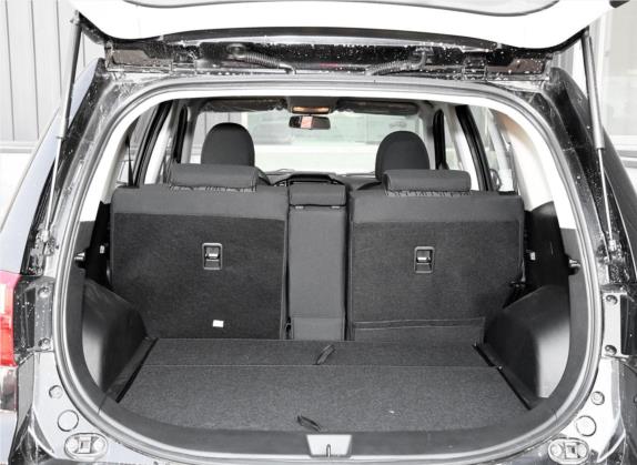 陆风X8 2018款 2.0T 柴油4X4豪华型 车厢座椅   后备厢