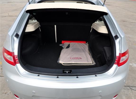 莲花L5 2011款 Sportback 1.6L 自动风尚版 车厢座椅   后备厢