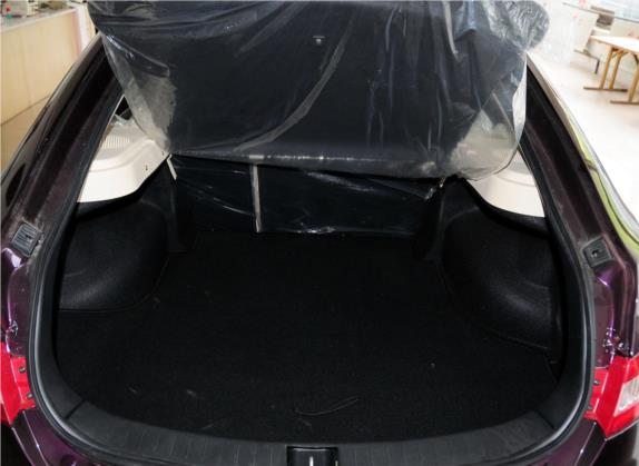 莲花L5 2012款 Sportback 1.8L 手动风尚版 车厢座椅   后备厢