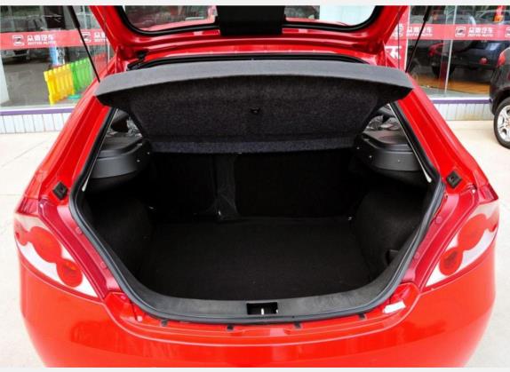竞速 2008款 1.6L 自动豪华版 车厢座椅   后备厢