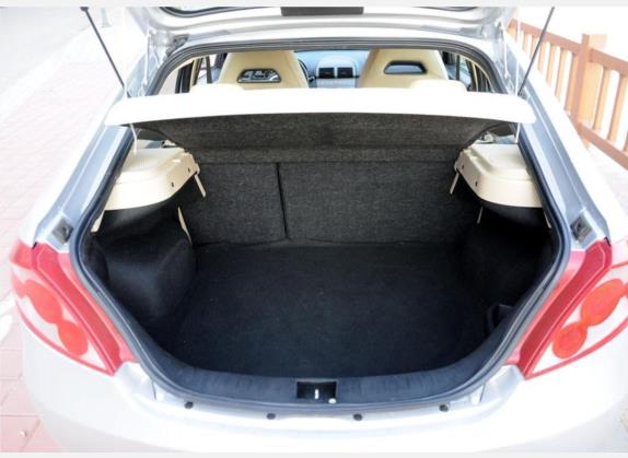 莲花L3 2009款 1.6L 自动豪华型 车厢座椅   后备厢