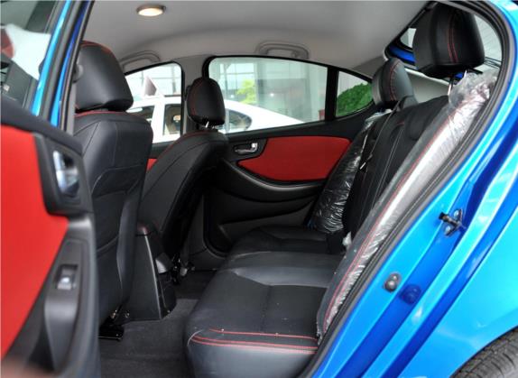 莲花L3 2013款 GT 1.6L 自动精致型 车厢座椅   后排空间