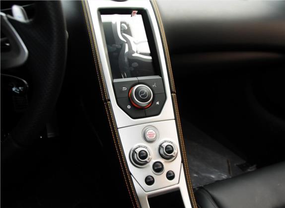 迈凯伦12C 2013款 3.8T COUPE 中控类   中控台