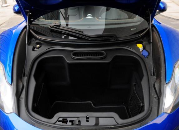 迈凯伦12C 2013款 3.8T COUPE 车厢座椅   后备厢