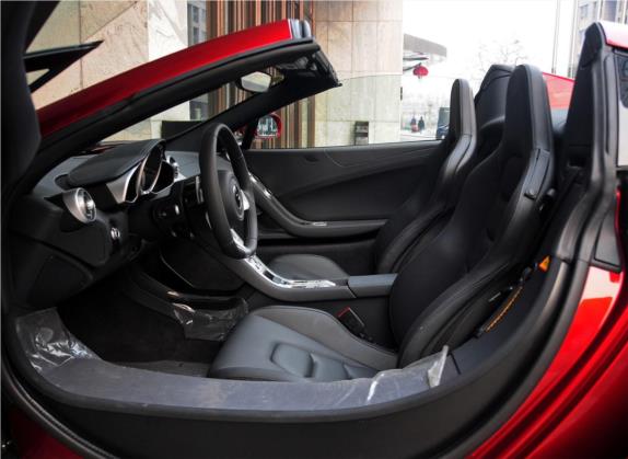 迈凯伦12C 2013款 3.8T SPIDER 车厢座椅   前排空间