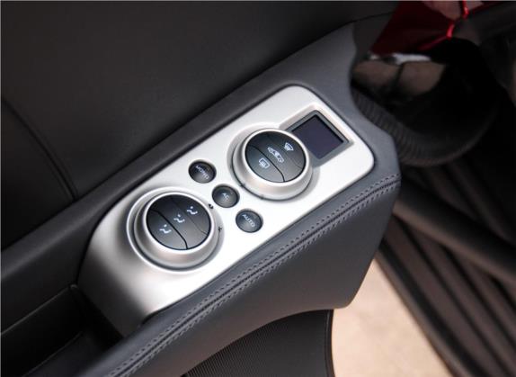 迈凯伦12C 2013款 3.8T SPIDER 车厢座椅   门窗控制