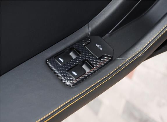 迈凯伦12C 2013款 3.8T SPIDER 50周年纪念版 车厢座椅   门窗控制