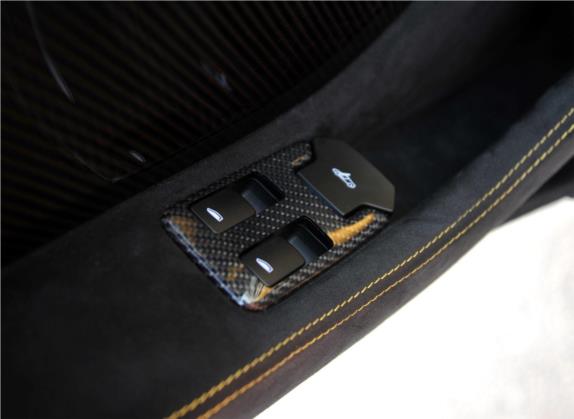 迈凯伦650S 2014款 3.8T Spider 车厢座椅   门窗控制
