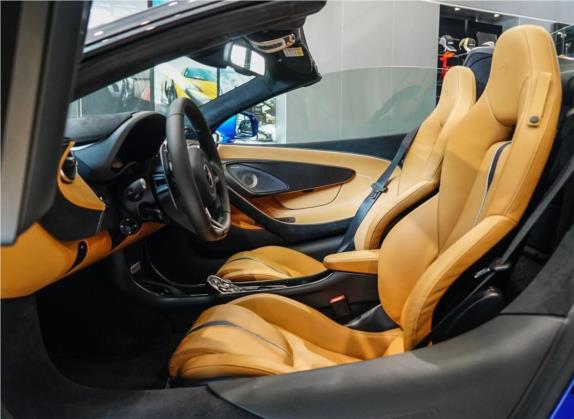 迈凯伦570 2019款 570S 3.8T Spider 车厢座椅   前排空间