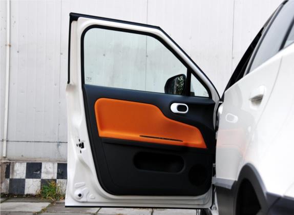 名爵3 2011款 Xross 1.5L 精英版 车厢座椅   前门板