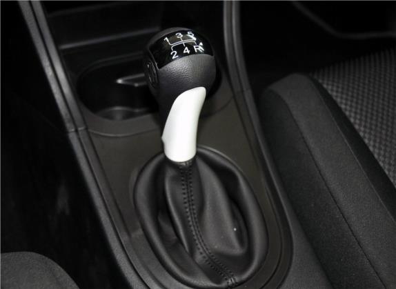 名爵3 2013款 1.5L 手动超值版 中控类   挡把