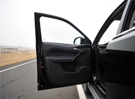 锐腾 2015款 2.0TGI TST四驱旗舰版 车厢座椅   前门板