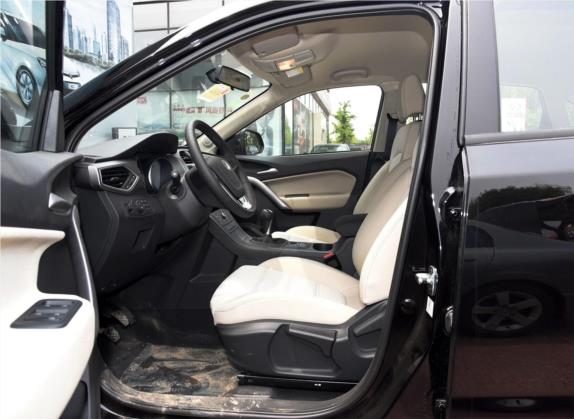 锐腾 2015款 1.5TGI 手动精英版 车厢座椅   前排空间