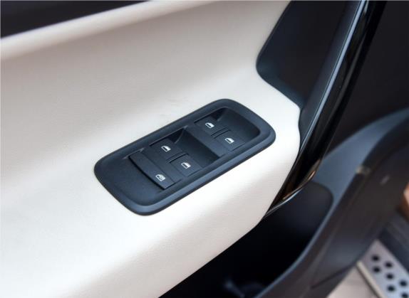 锐腾 2015款 1.5TGI TST四驱豪华版 车厢座椅   门窗控制