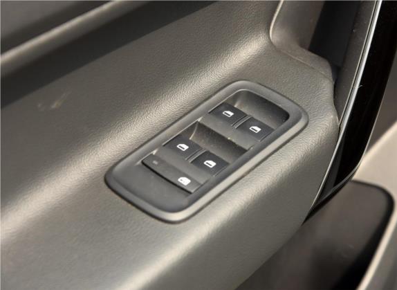 锐腾 2016款 2.0TGI TST豪华版 车厢座椅   门窗控制