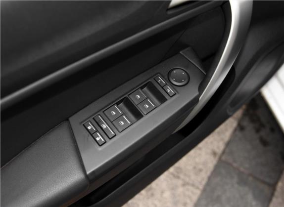 锐行 2015款 1.5T 自动精英版 车厢座椅   门窗控制