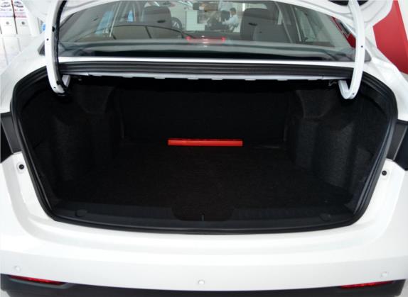 锐行 2015款 1.5T 自动豪华版 车厢座椅   后备厢