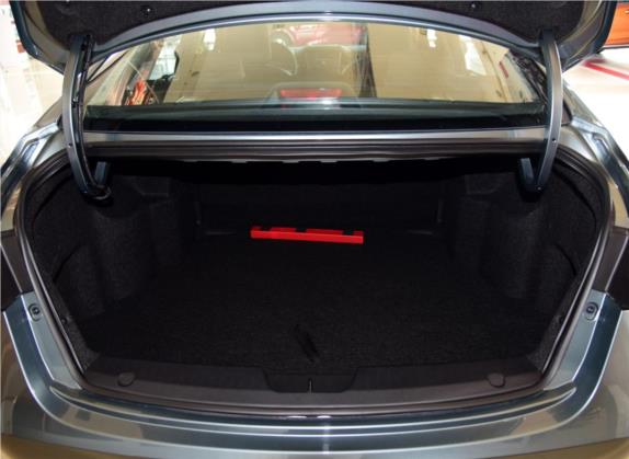 锐行 2015款 1.4TGI 手动精英版 车厢座椅   后备厢