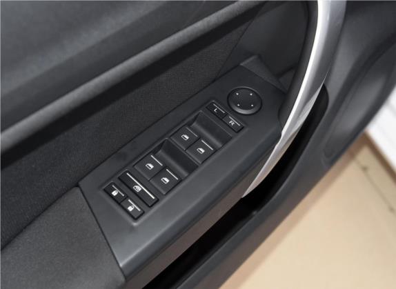 锐行 2016款 1.5L 手动风尚版 车厢座椅   门窗控制