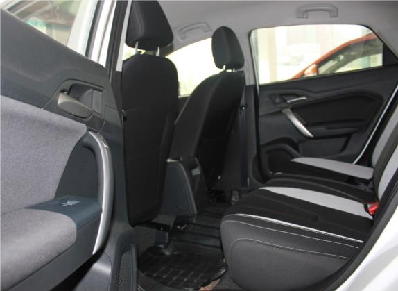 锐行 2016款 1.5L 自动风尚版 车厢座椅   后排空间