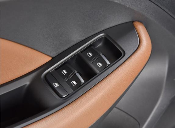 名爵ZS 2017款 1.5L 自动尊享互联网版 车厢座椅   门窗控制