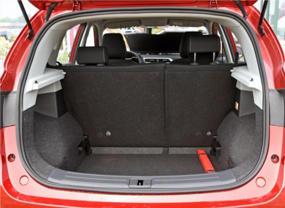 名爵ZS 2017款 1.5L 手动风尚版 车厢座椅   后备厢