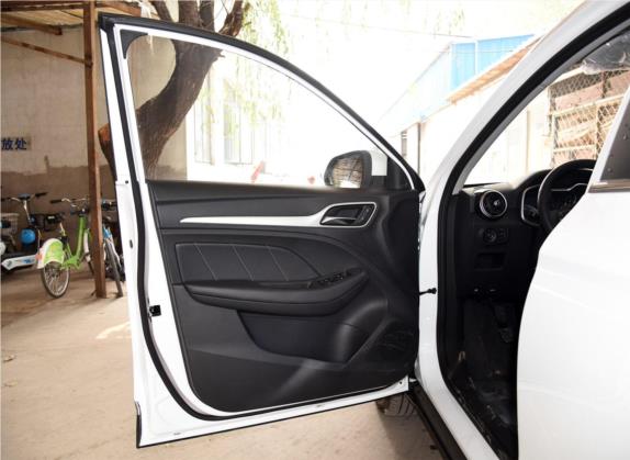 名爵ZS 2017款 1.5L 手动精英版 车厢座椅   前门板