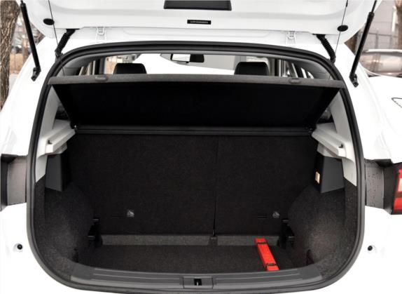 名爵ZS 2017款 1.5L 自动豪华版 车厢座椅   后备厢