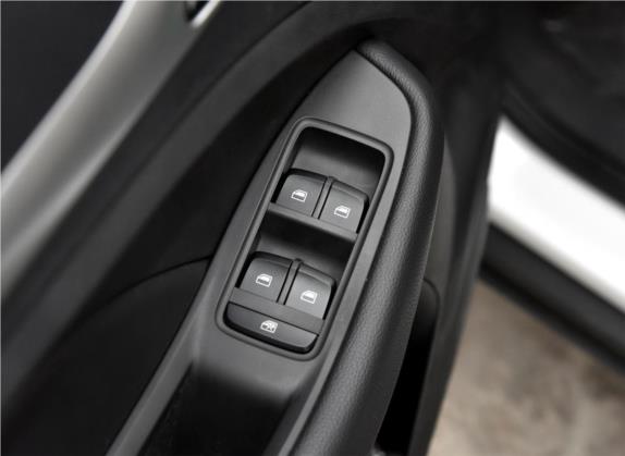 名爵ZS 2017款 1.5L 自动豪华版 车厢座椅   门窗控制