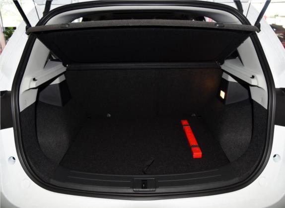 名爵ZS 2017款 16T 自动尊享版 车厢座椅   后备厢