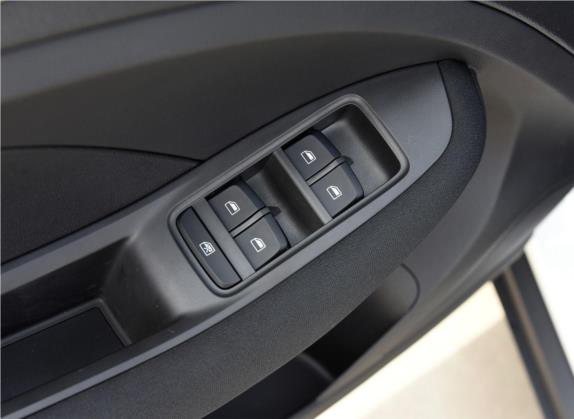名爵ZS 2018款 1.5L 手动舒适版 国V 车厢座椅   门窗控制