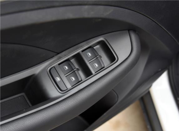 名爵ZS 2018款 1.5L 自动精英版 国V 车厢座椅   门窗控制