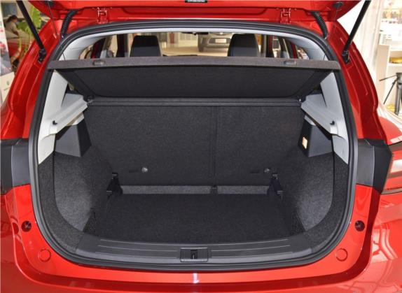 名爵ZS 2018款 1.5L 自动豪华版 国V 车厢座椅   后备厢